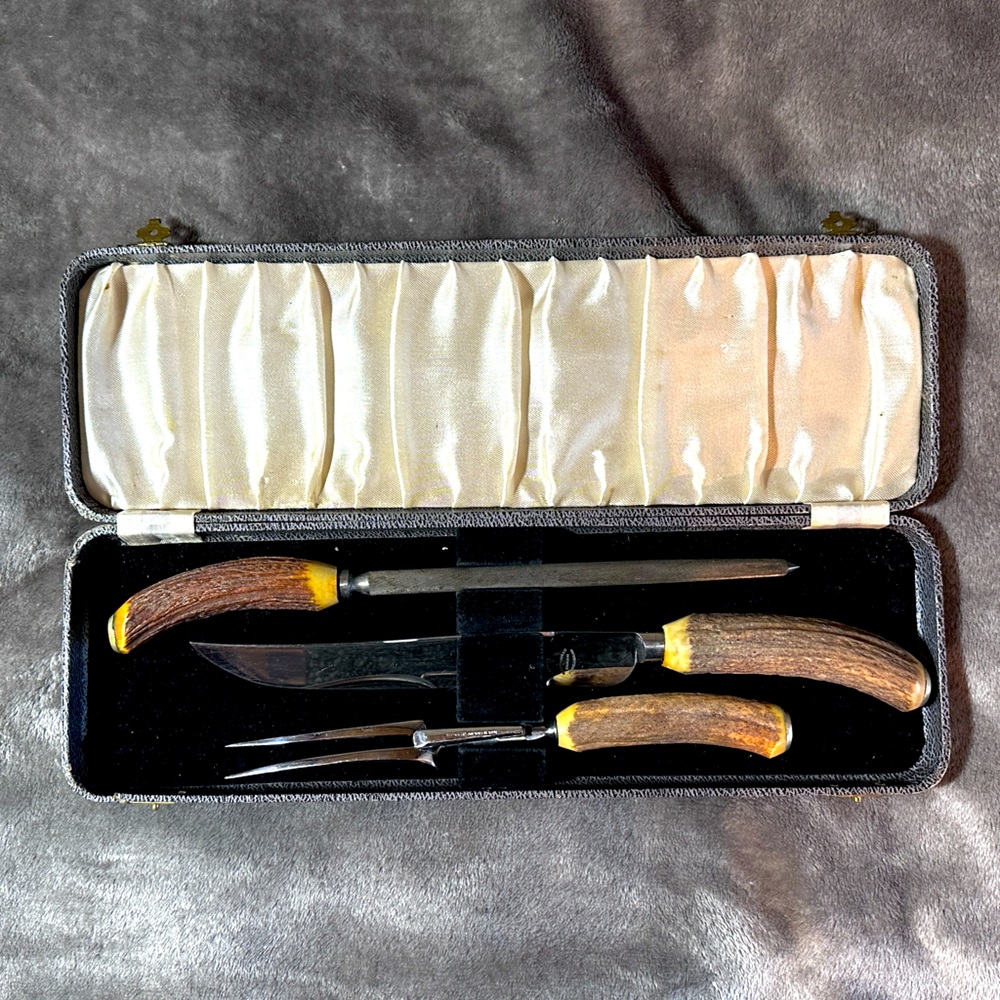 Antique Stag-horn Carving Set.